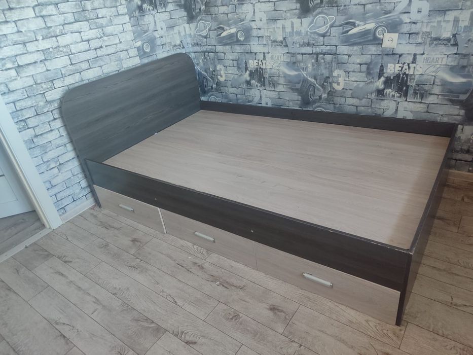 Продам кровать шкаф