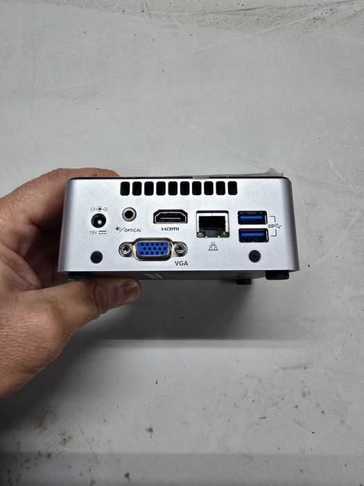 Intel NUC5cpyh Celeron 3050, 120 GB SSD