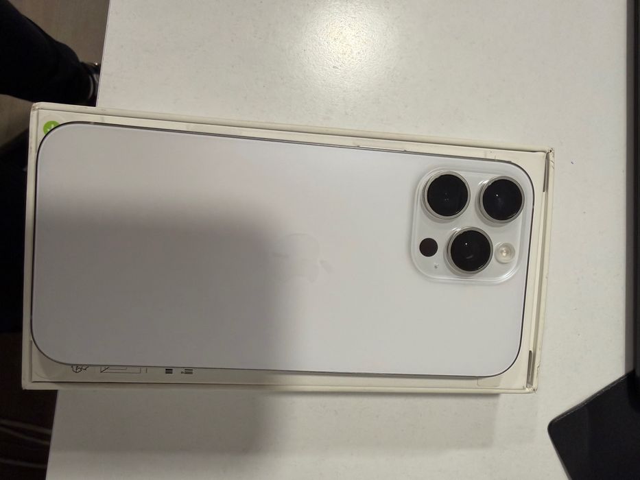 iPhone 16 Pro Max 512GB white