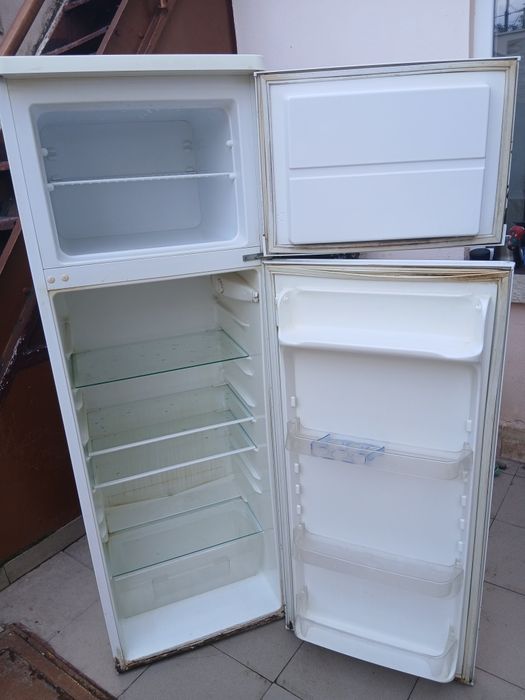 Vand frigider cu 2 usi