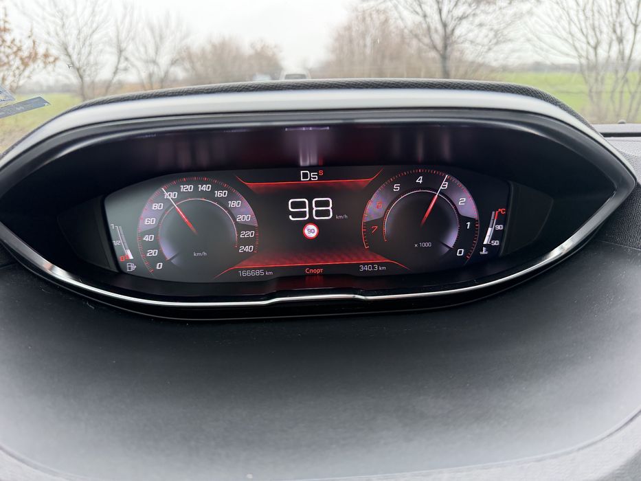 Peugeot 3008 1,2 benzin