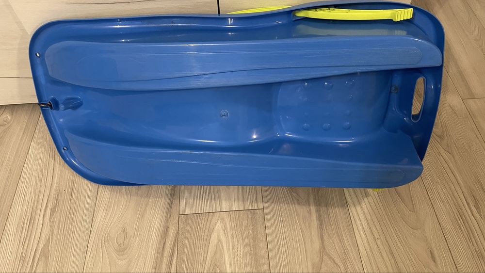 Sanie copii albastră cu mânere și sfoară – stare foarte bună