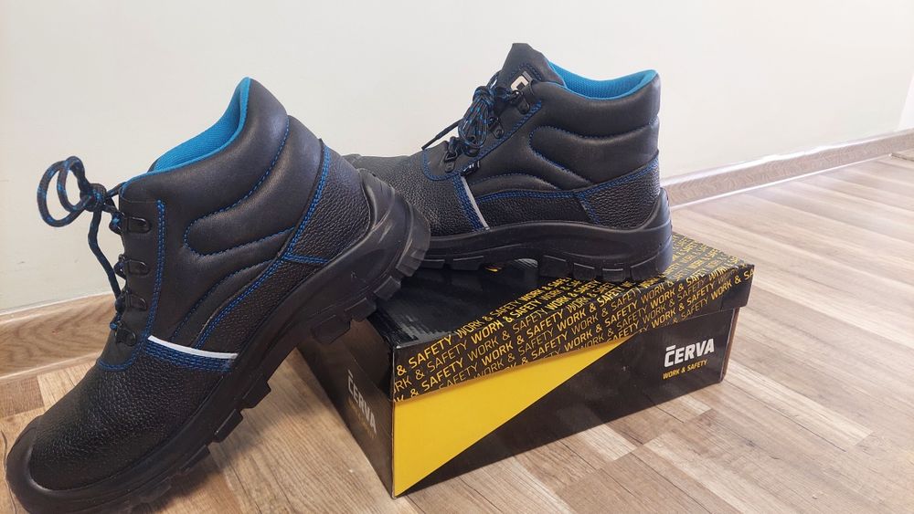 Работни обувки 44