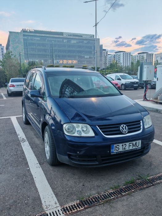 VOLKSWAGEN Touran 0 — imagine 3