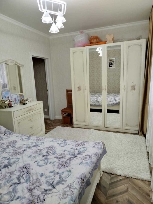 продам 3 комн квартиру в центре