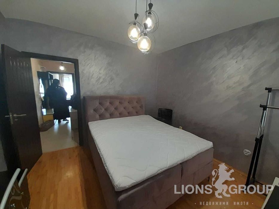 Дава се под наем Двустаен апартамент в Варна, Колхозен пазар - 75 кв.м за 459 € - Снимка #2