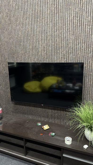 Телевизор LG Smart 139/55