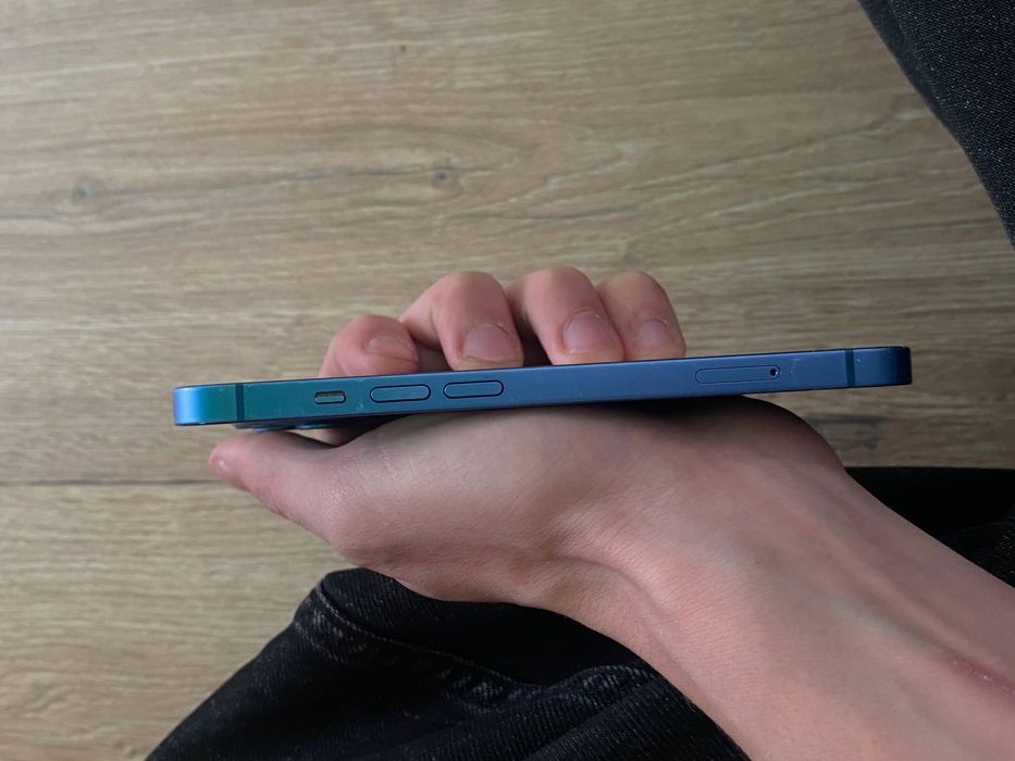 Продам или обменяю 13 айфон