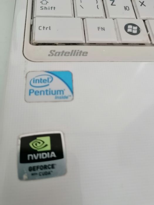 Продавам лаптоп Toshiba