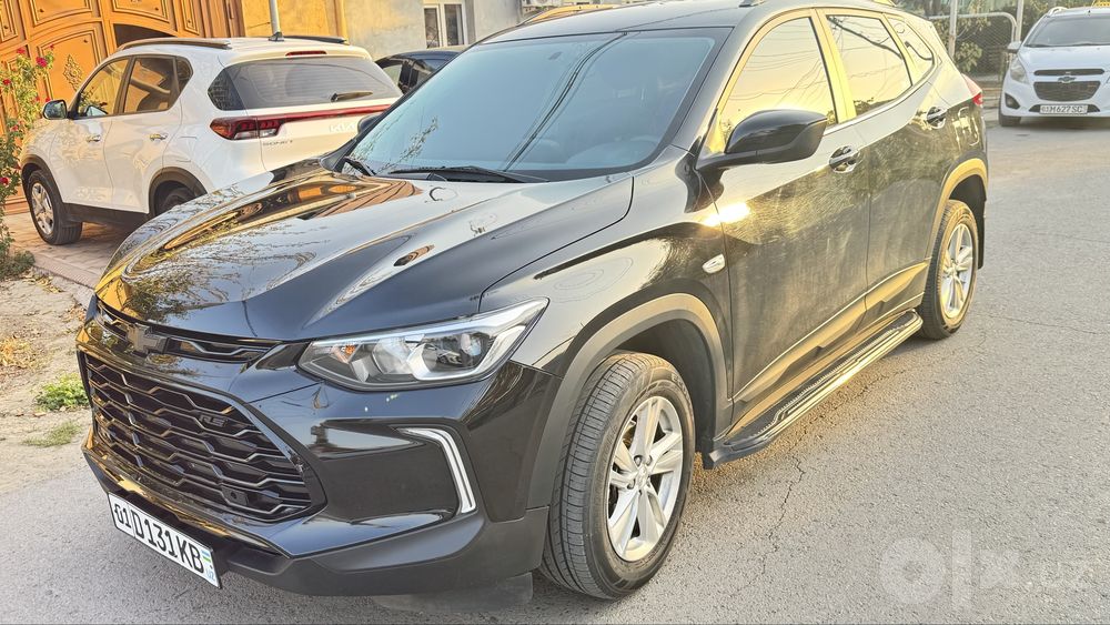 Trecker-2 LS 2023 Rangi qora 40 000 km yurgan