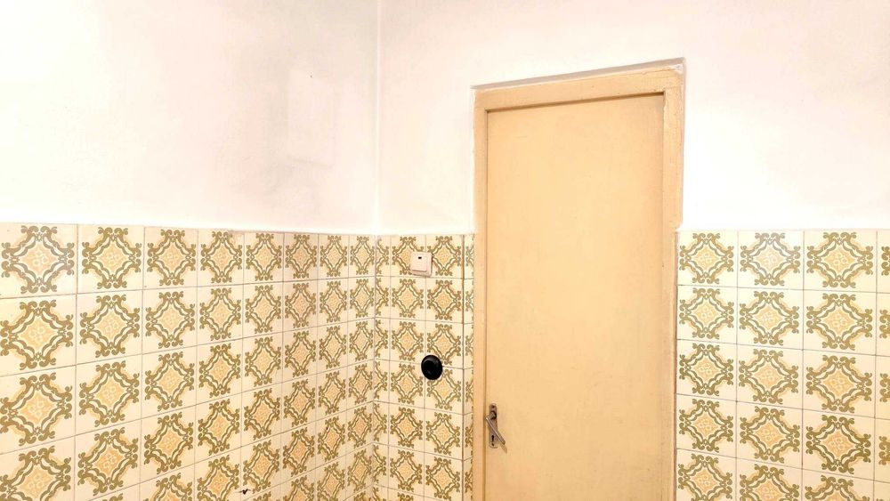 Vand apartament 3 camere str.Carpati, decomandat
