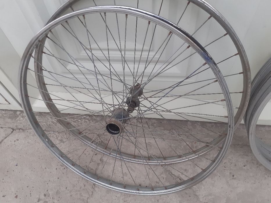 Prodayotsa  koleso  velosipednoe