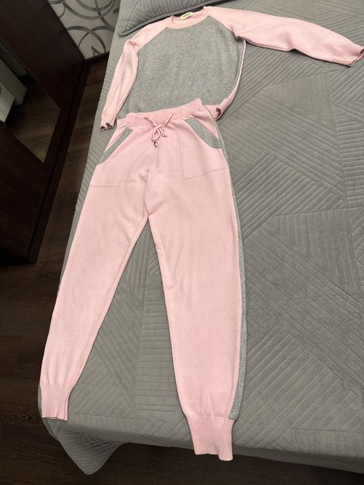 Продам прогулочный костюм