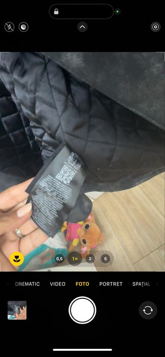 Geaca guees  , noura fara eticheta .