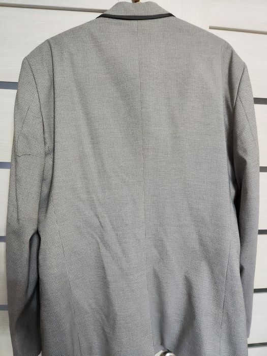 Продам молодежный костюм