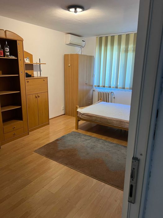 URGENT! Apartament de inchiriat in Iasi cu 3 camere decomandate.
