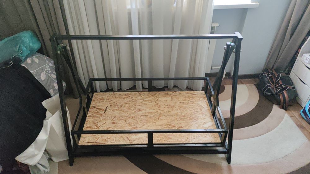 Качеля сотилади.