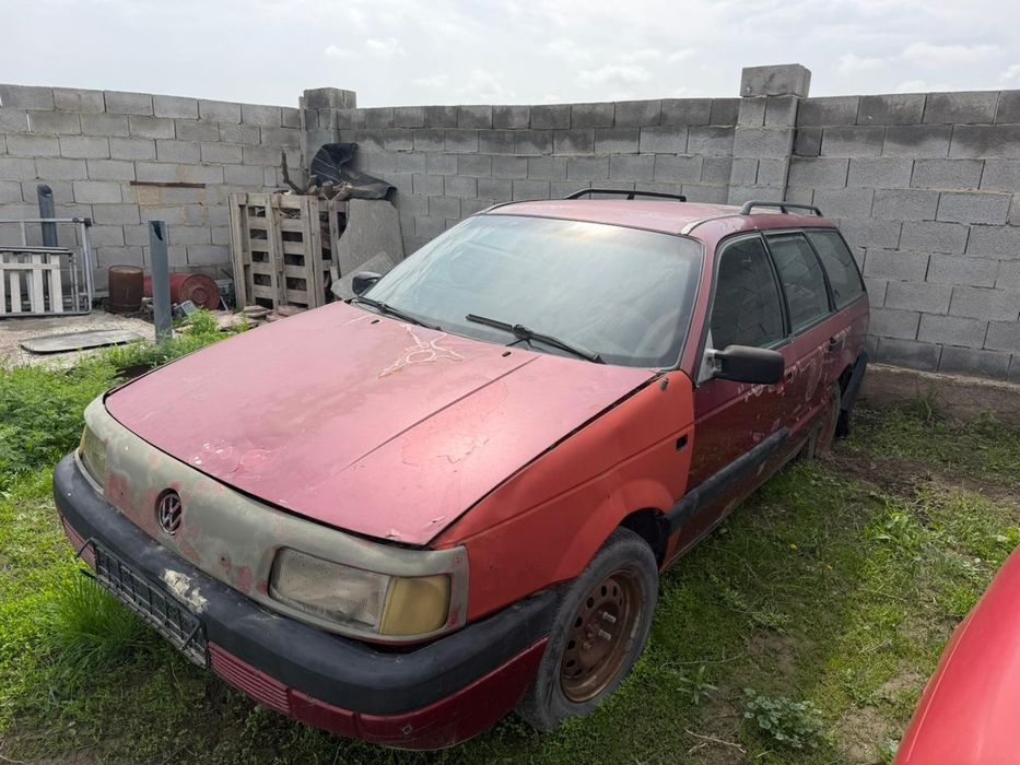 Машина Фолсьфаген Пассат b3 1989