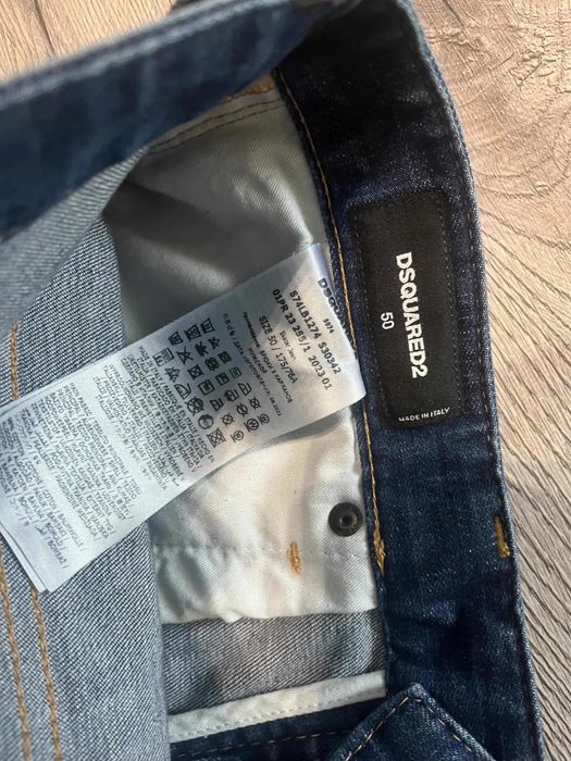 Blugi scurti DSQUARED2