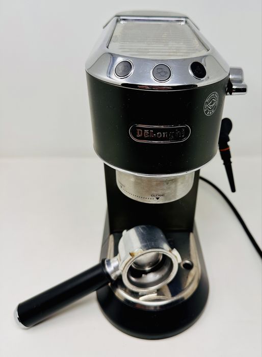 Кафемашина DELONGHI Dedica STYLE EC685.BK Black