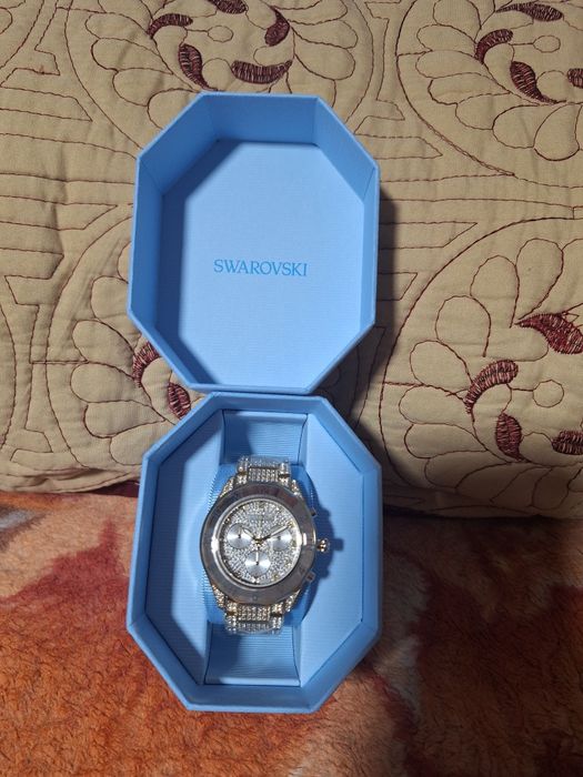 Vand ciasurii Swarovski noi, 3 au fost desfacute doar pt poze.