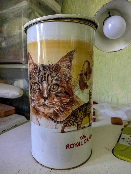 продам банку под кошачий корм