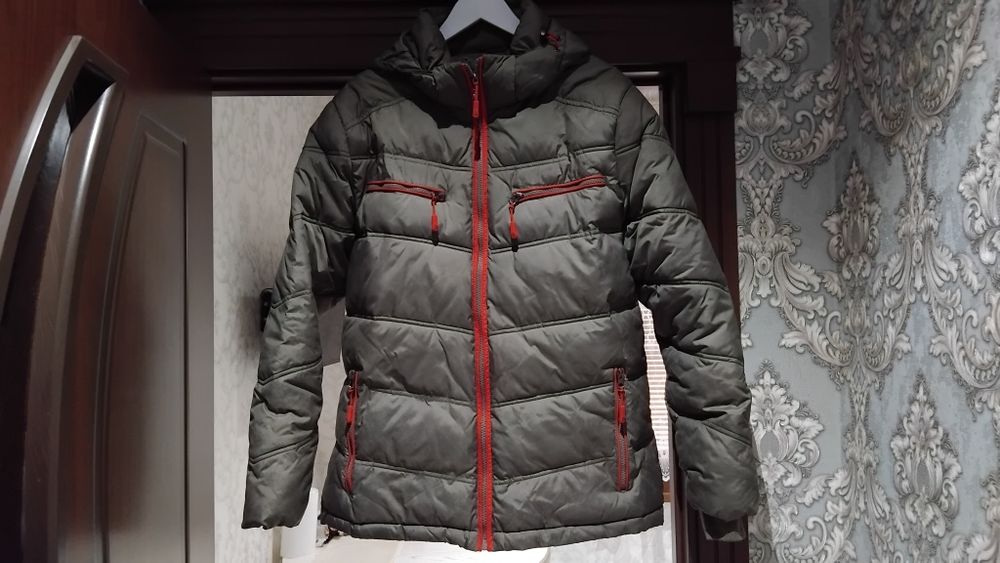 Пуховик тёплый плотный