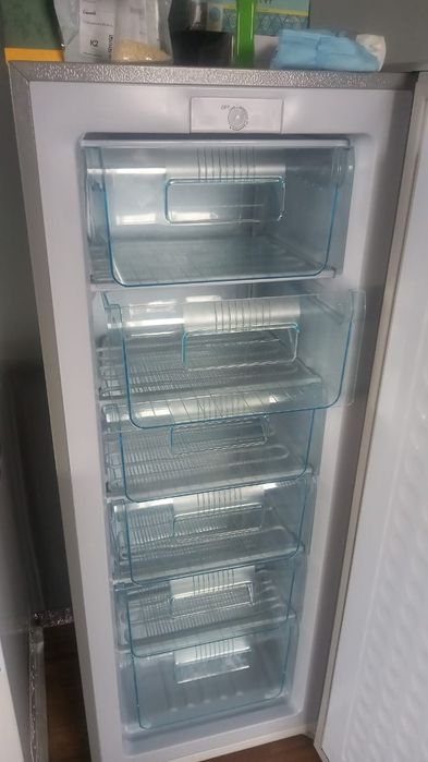 Продам морозильную камеру