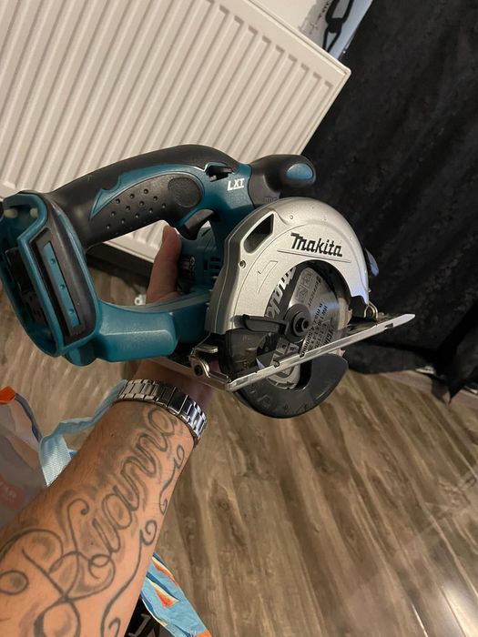 Circular makita pe acumulator