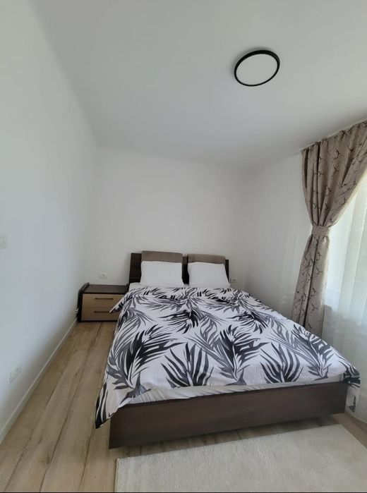 Inchiriez apartament 3 camere,  living open space  cu bucatarie