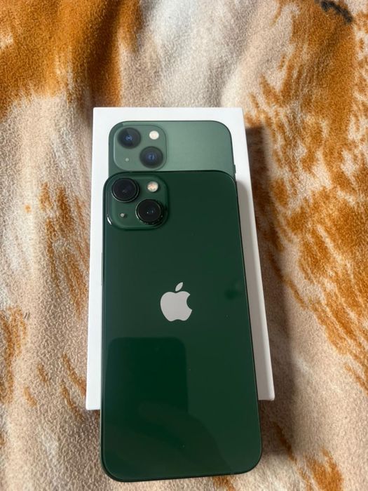 Продам айфон 13