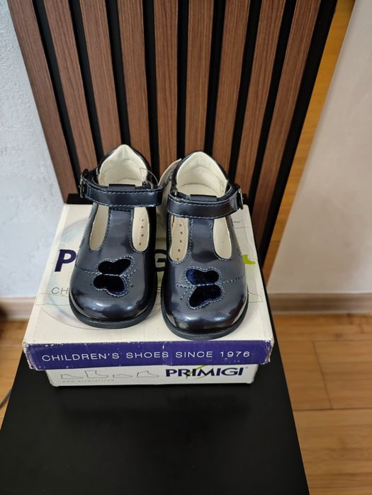 Продам детскую обувь