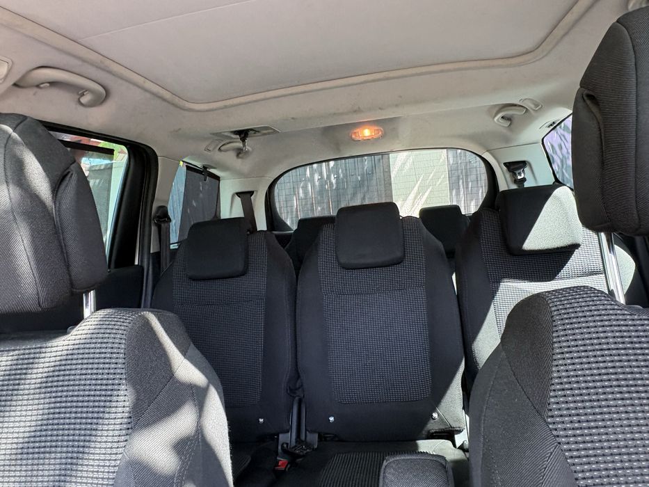 Vand peugeot 2010