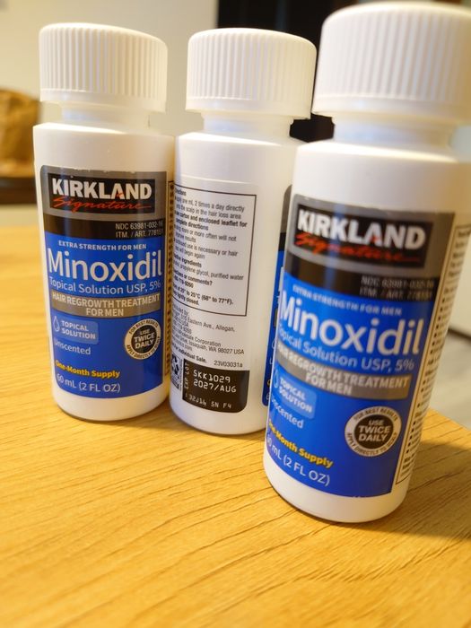 Minoxidil 5% Kirkland, origine SUA, 3 flacoane, 60ml per buc.