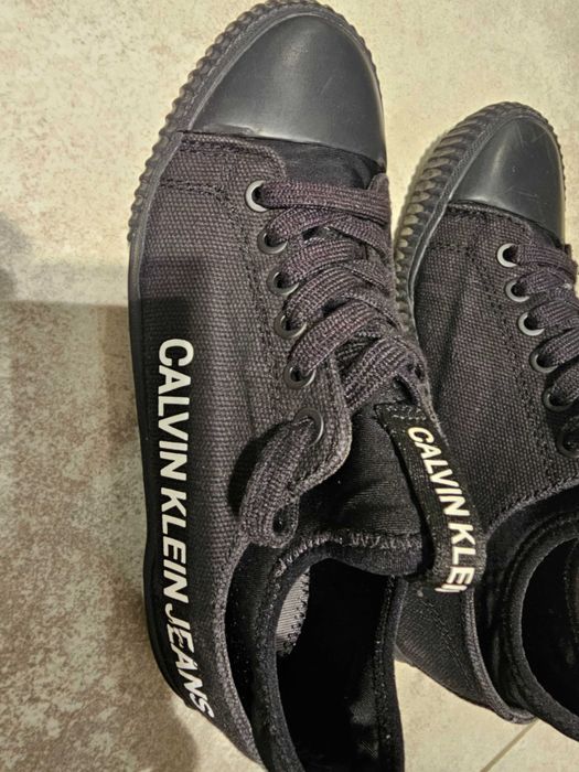 Маратонки Calvin klein 36 размер.