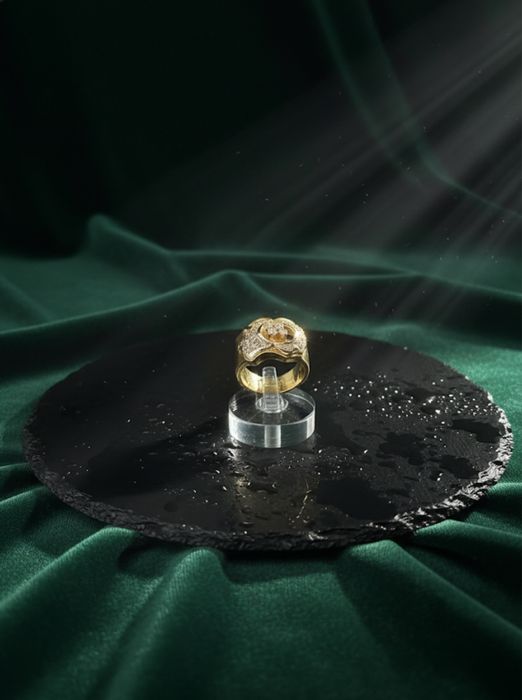 Продам бриллиантовое кольцо