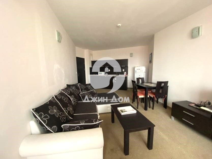 Продава се Двустаен апартамент в Бургас, Сарафово - 87 кв.м за 1092 €/кв.м - Снимка #1