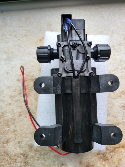 Хидрофорна водна помпа 12V 5A 4l/min 100psi