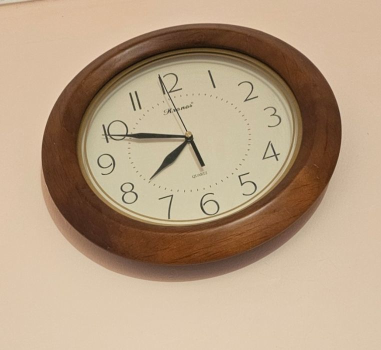 Часы настенные разные будильник