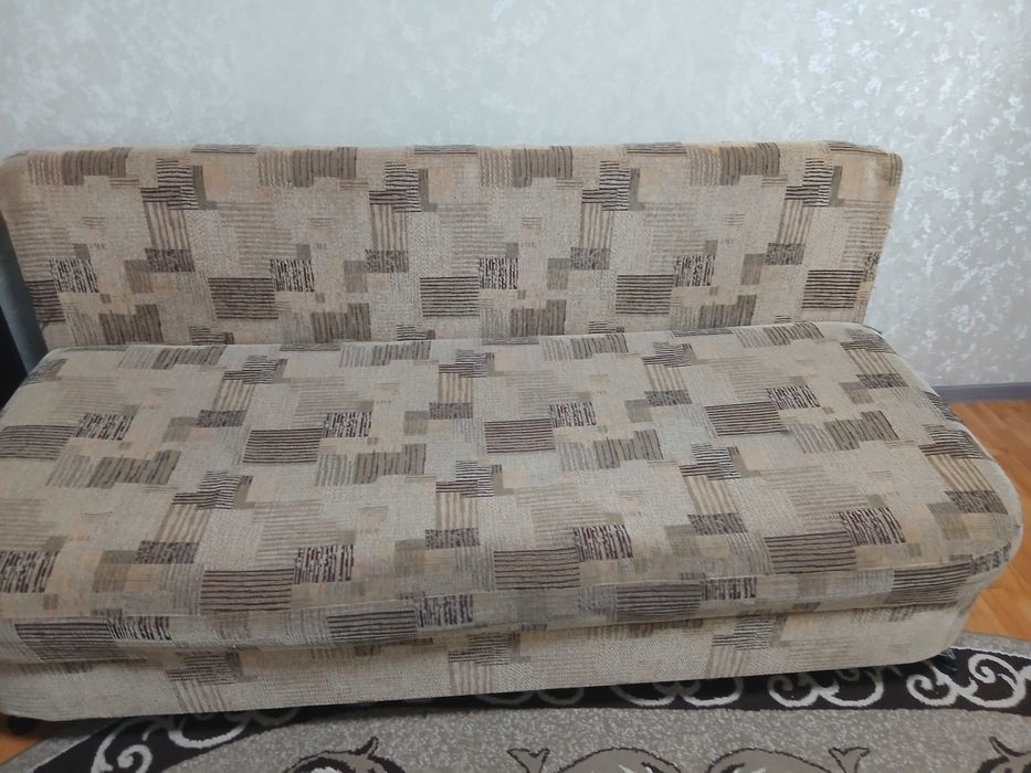 продам диван   в хорошем состояний