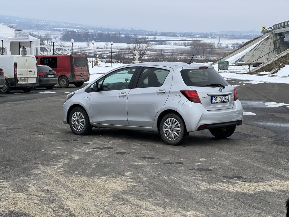 Vând Toyota Yaris
