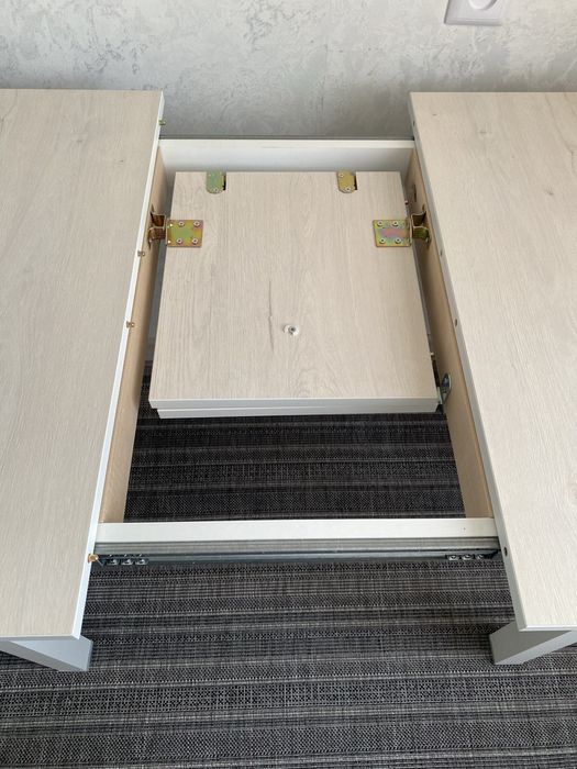 Продам кухонный стол