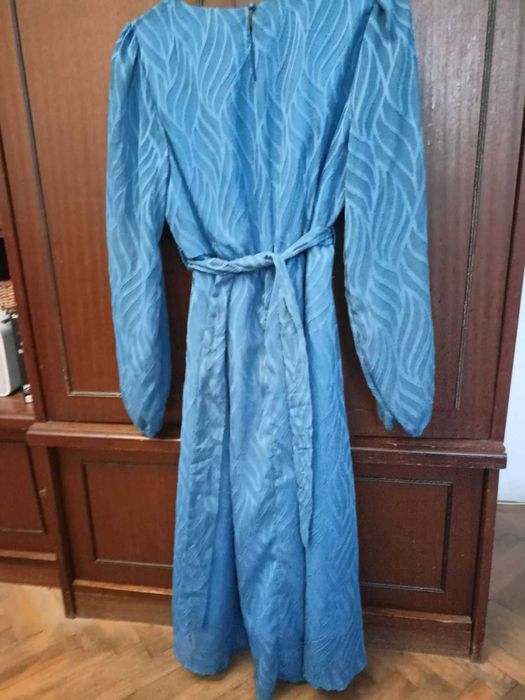 две красиви рокли