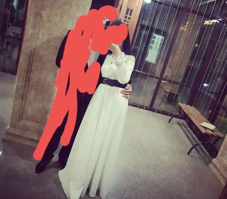 Продаю платья куртки