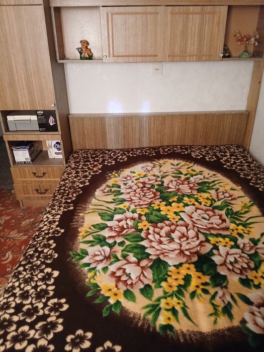 Продам кровать полуторку