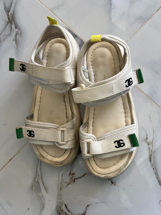 Вся обувь по 2000  дешовке продам