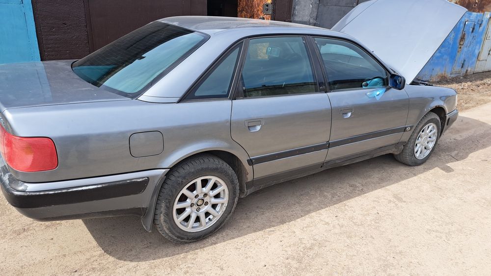 Продам ауди 100 С4