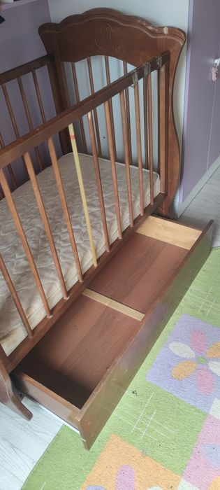 Продам детскую кроватку