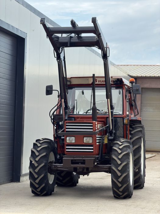 Tractor Fiat Agri 70 90 Incarcator Maillux MX 40 cabina  SuperComfort import  Belgia New Holland Case Claas John Deere Fiat 80 90 Fiat 88 94