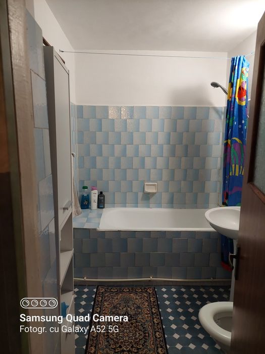 Vand /schimb Apartament 2 camere zona MB  et 4 /4   cu îmbunătățiri  sau zchimb cu 3 camere zona MB plus diferența